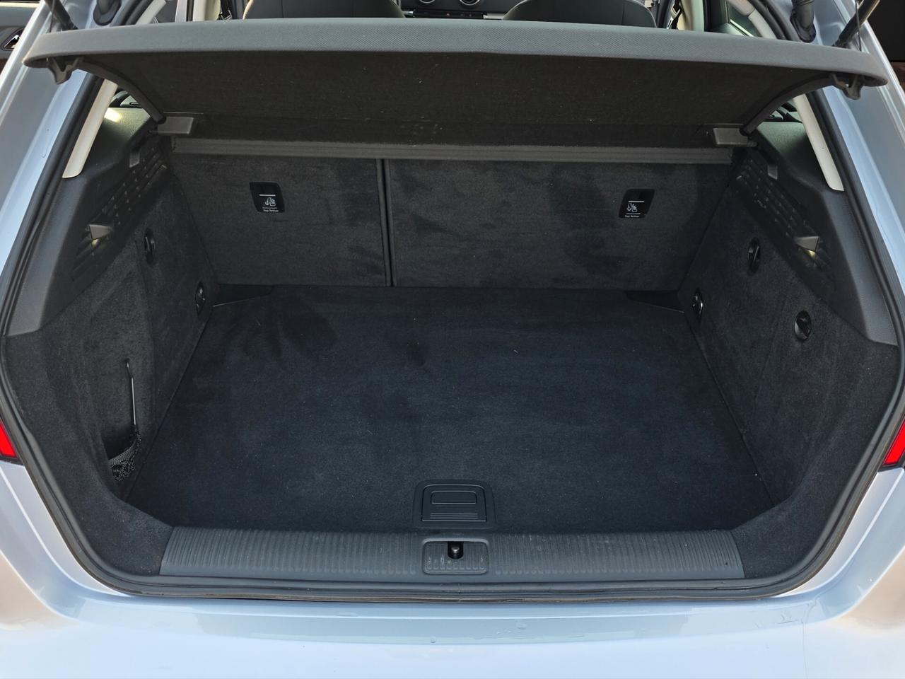 Audi A3 1.6 TDI diesel Attraction NEOPATENTATI OK