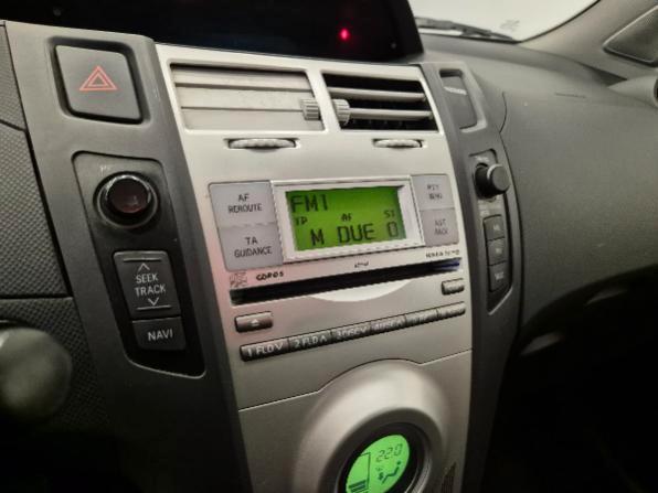 Toyota Yaris 5 Porte 1.3 Sol - NEOPATENTATI - Clima - Radio CD