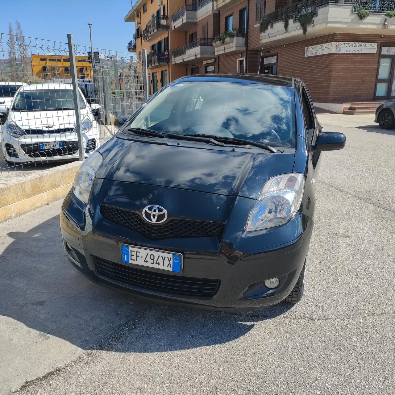 Toyota Yaris 1.0 5 porte Sol