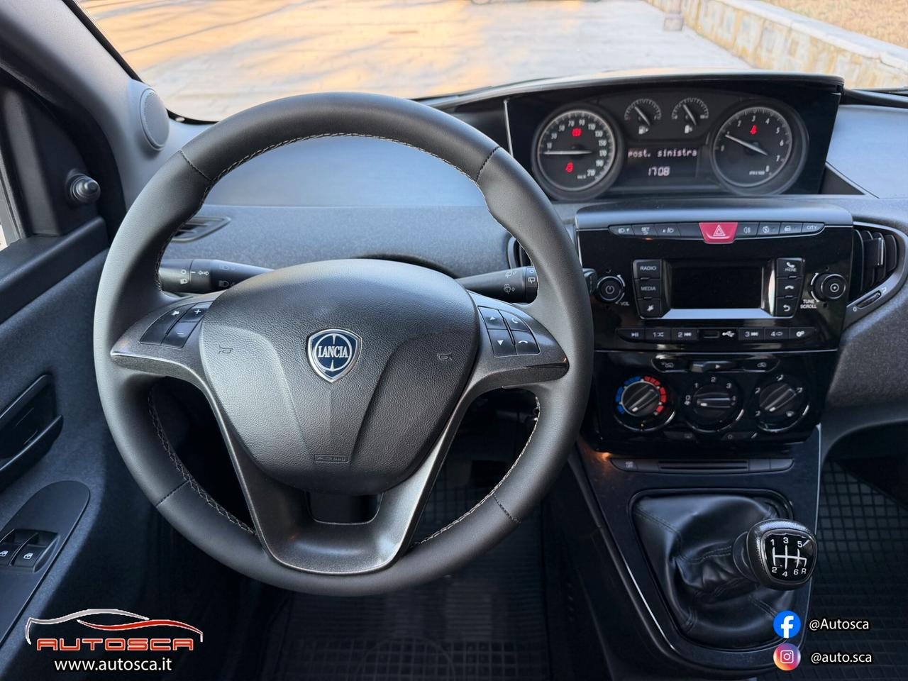 Lancia Ypsilon 1.0 FireFly Hybrid Ecochic Silver