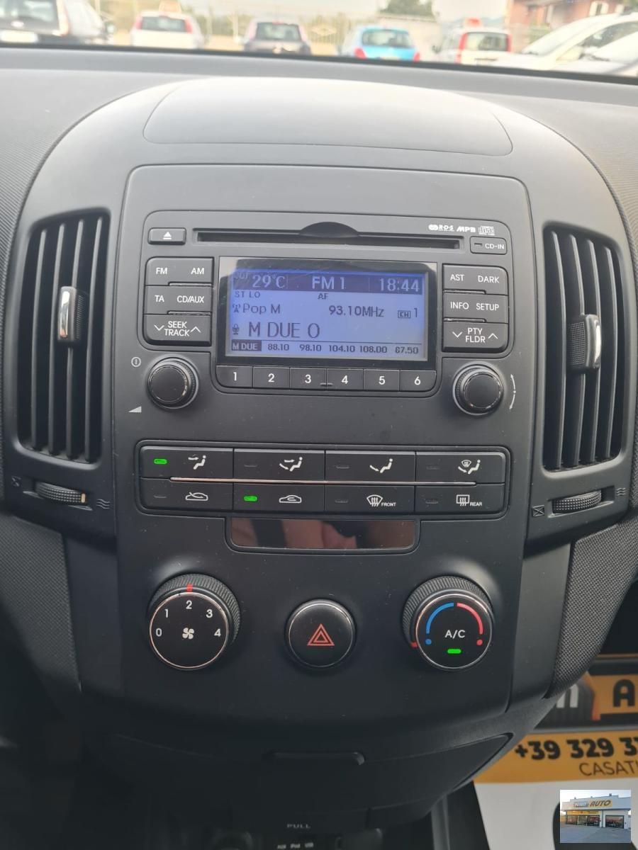 HYUNDAI i30 1.4 Benzina-52.000 Km-Neopatentati