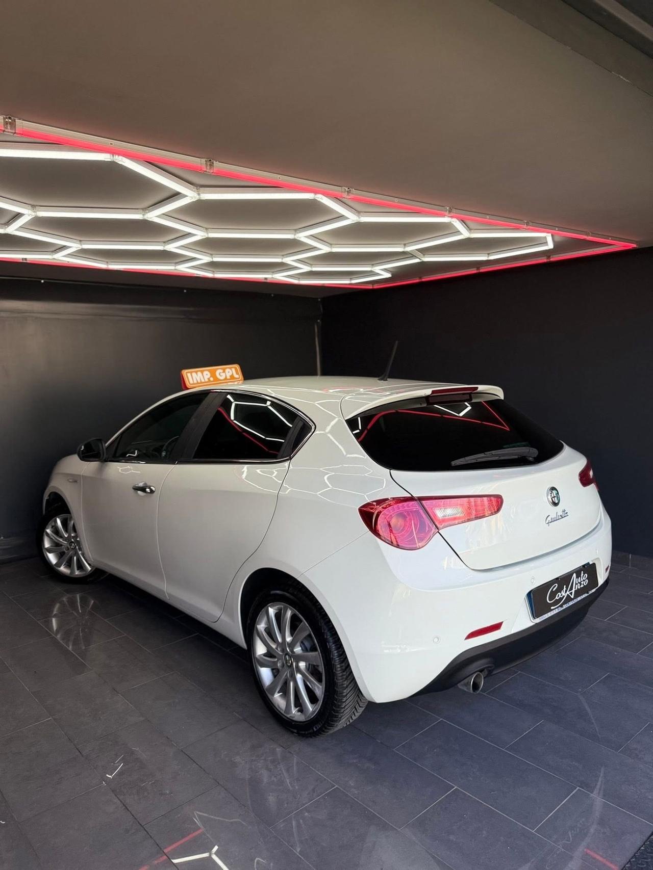 Alfa Romeo Giulietta 1.4 T-jet 120cv GPL Distinctive 2012