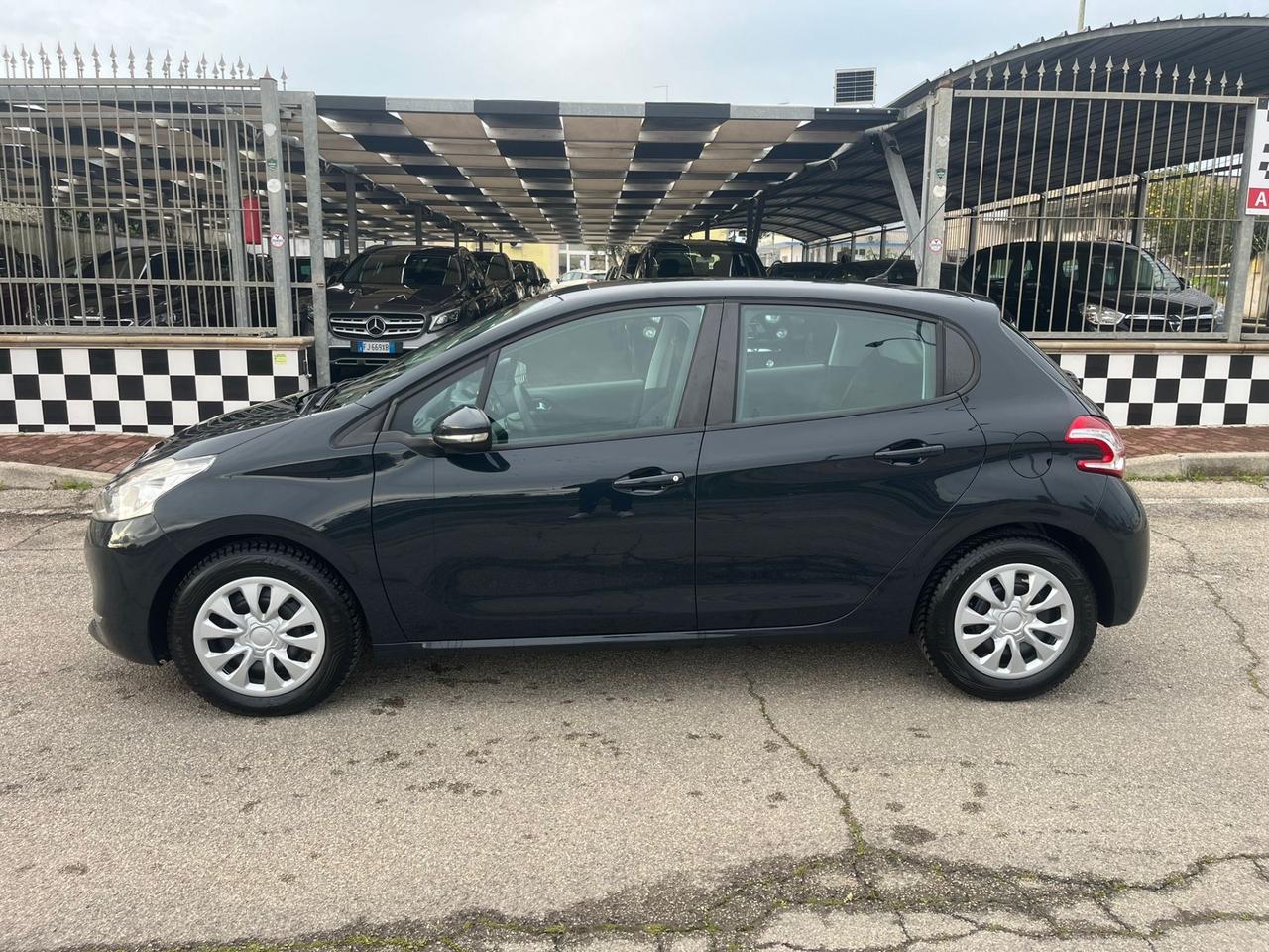 Peugeot 208 1200 5 porte Active Unipro 2015