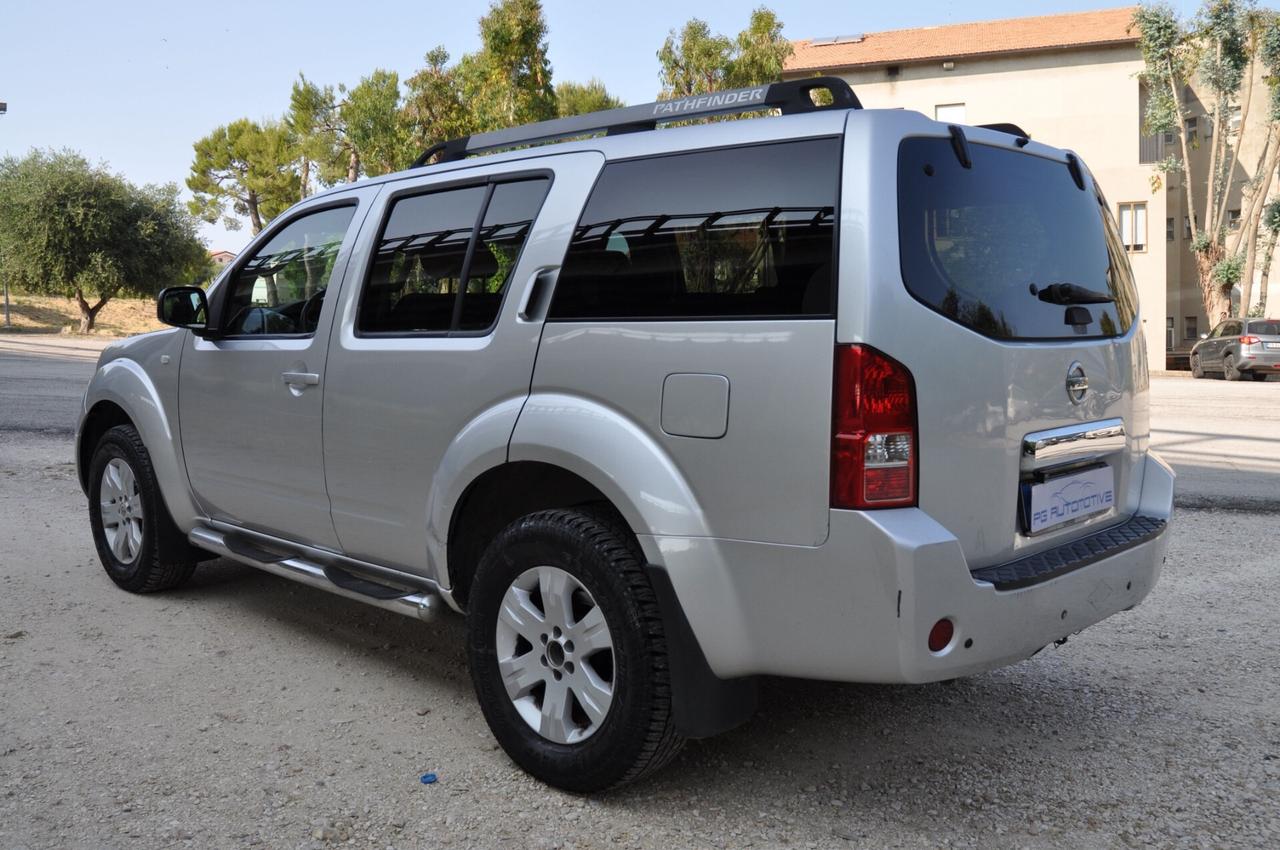 Nissan Pathfinder 2.5 dCi SE 7 Posti-Gancio Traino