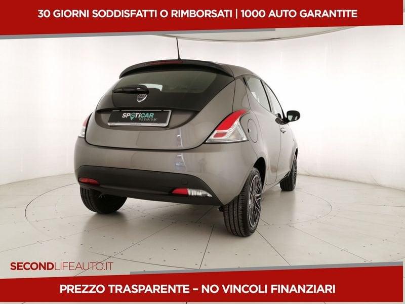 Lancia Ypsilon 1.0 firefly hybrid Gold s&s 70cv 5p.ti