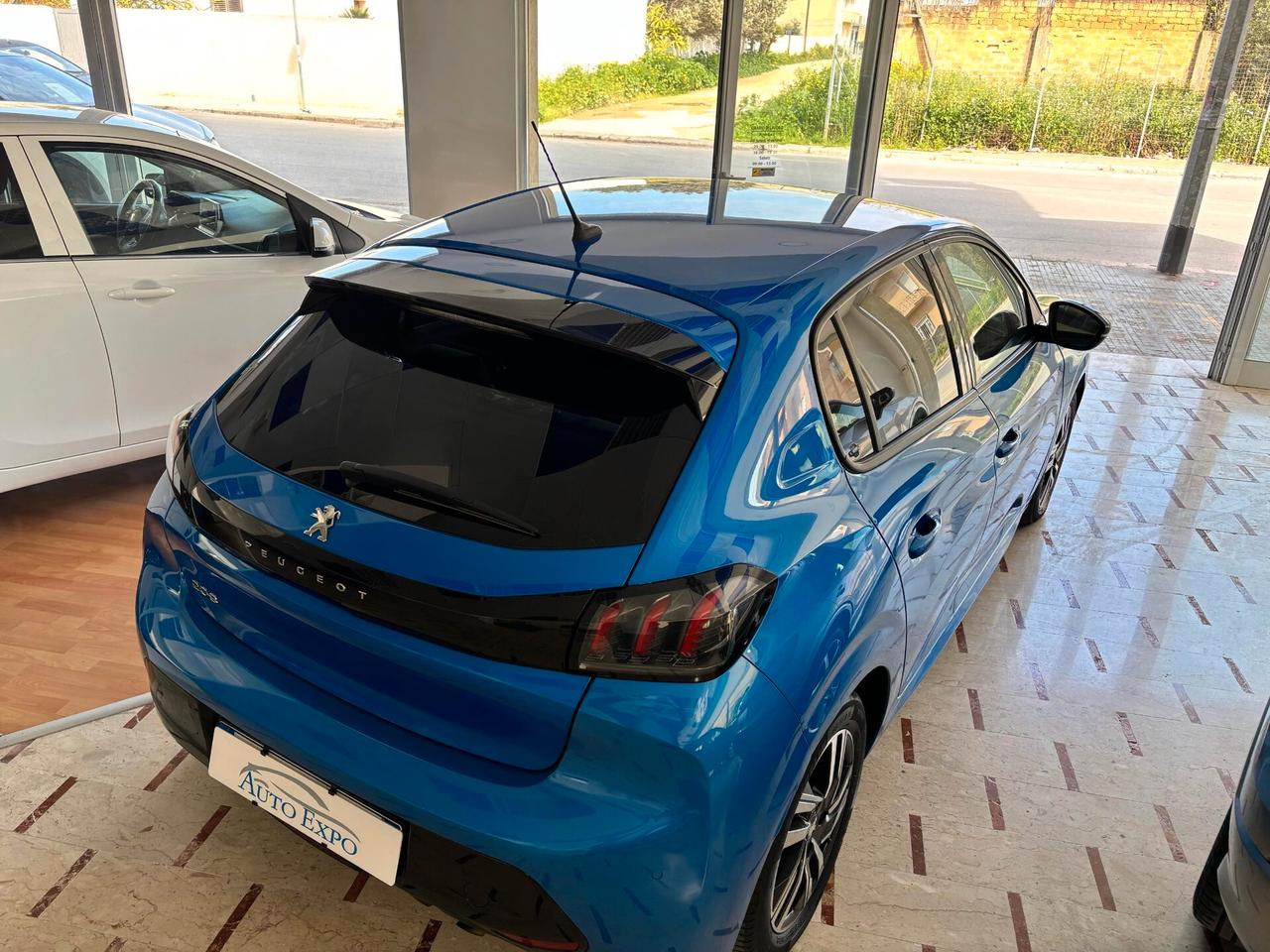 Peugeot 208 PureTech 75CV Allure