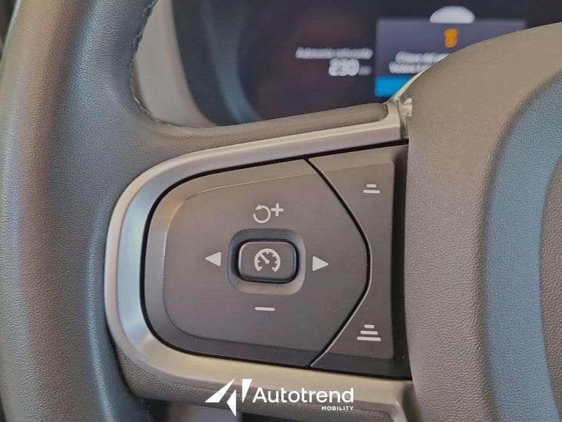 Volvo XC60 B4 197+14 CV AWD Automatica Momentum Pro