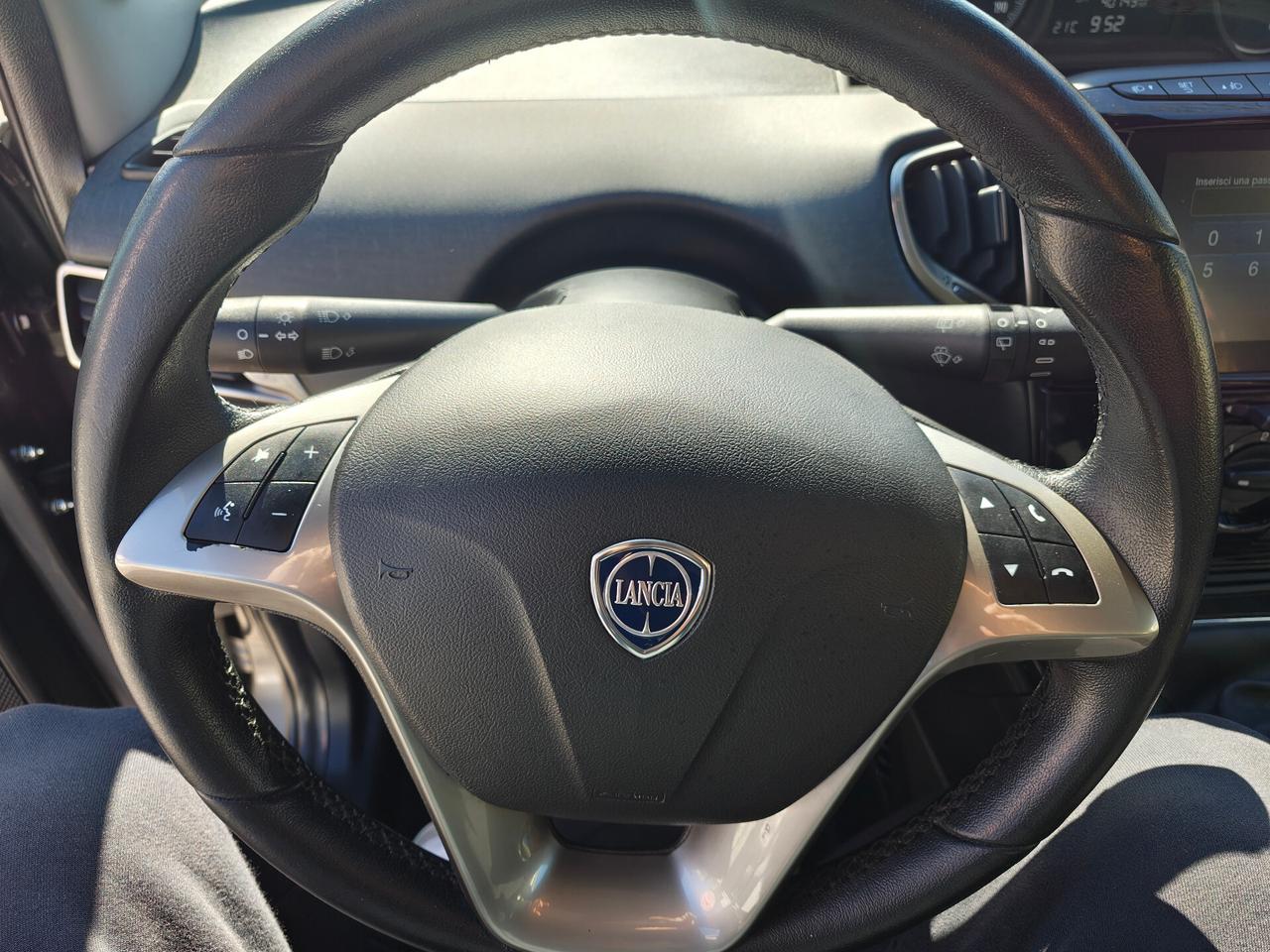 Lancia Ypsilon 1.0 FireFly 5 porte S&S Hybrid Gold Plus