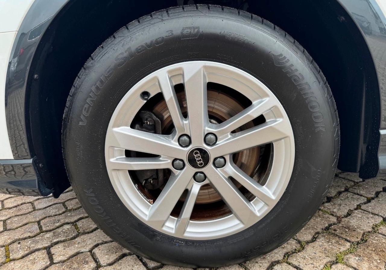 Audi Q3 SPB 45 TFSI e S tronic Business Plus