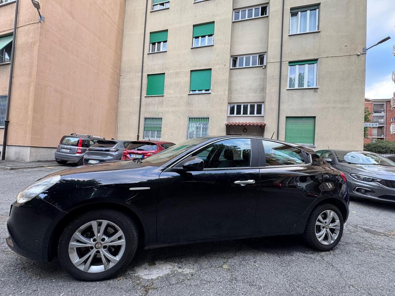Alfa Romeo Giulietta 1.6cc-105cc(Su appuntamento)