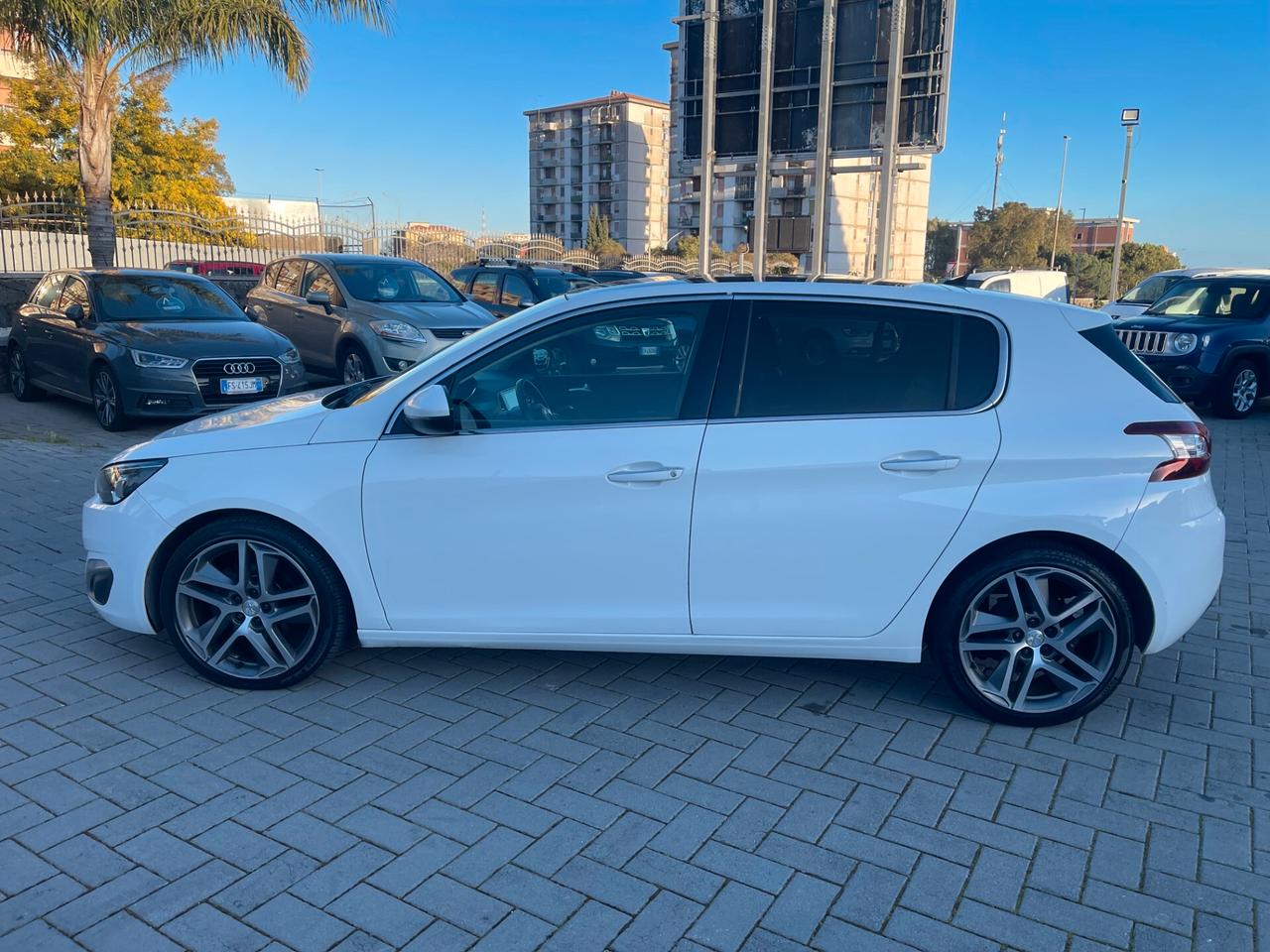 Peugeot 308 BlueHDi 120 S&S Allure Automatica