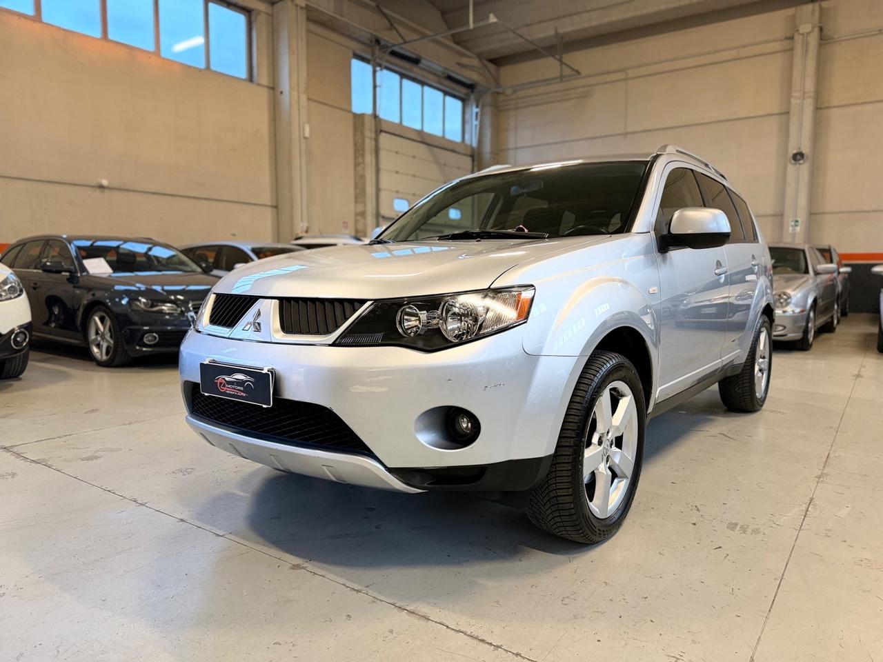 Mitsubishi Outlander 2.2 DI-D Instyle 7 p.ti DPF POSTI