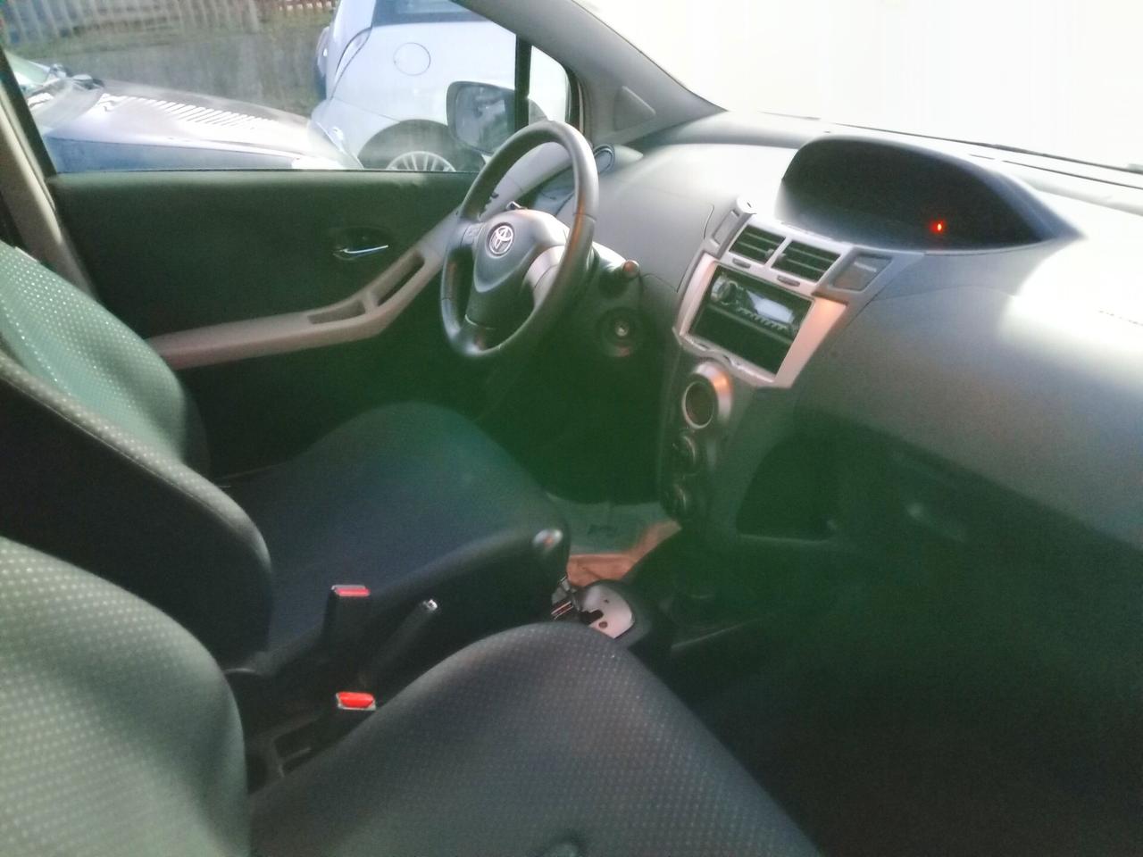 Toyota Yaris 1.3 5 porte M-MT ( cambio automatico)