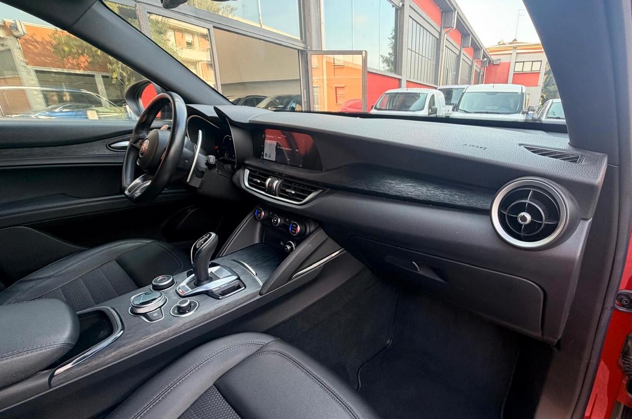 Alfa Romeo Stelvio 2.2 Turbodiesel 210 CV AT8 Q4 Competizione