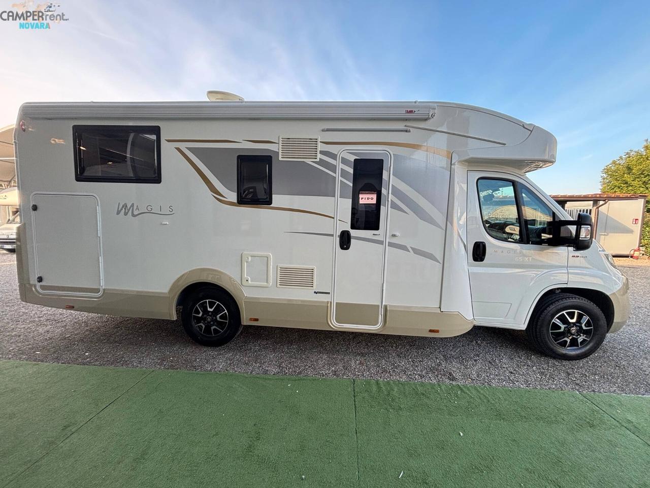 CI MAGIS 65 XT - Semintegrale con letto nautico ad altezza variabile ed ampio garage