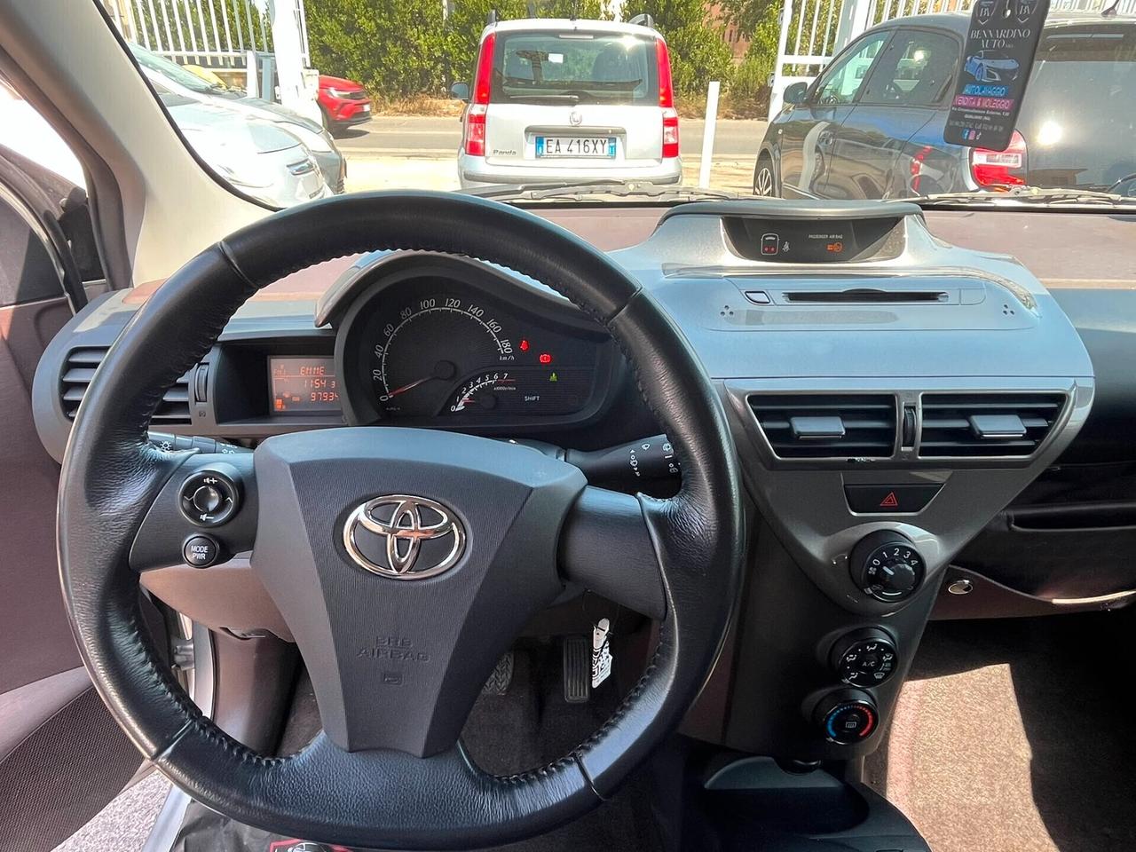 Toyota iQ 1.0 Sol