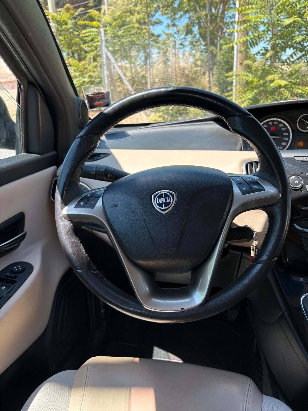Lancia Ypsilon Gold 1.3 Multijet 5 Porte