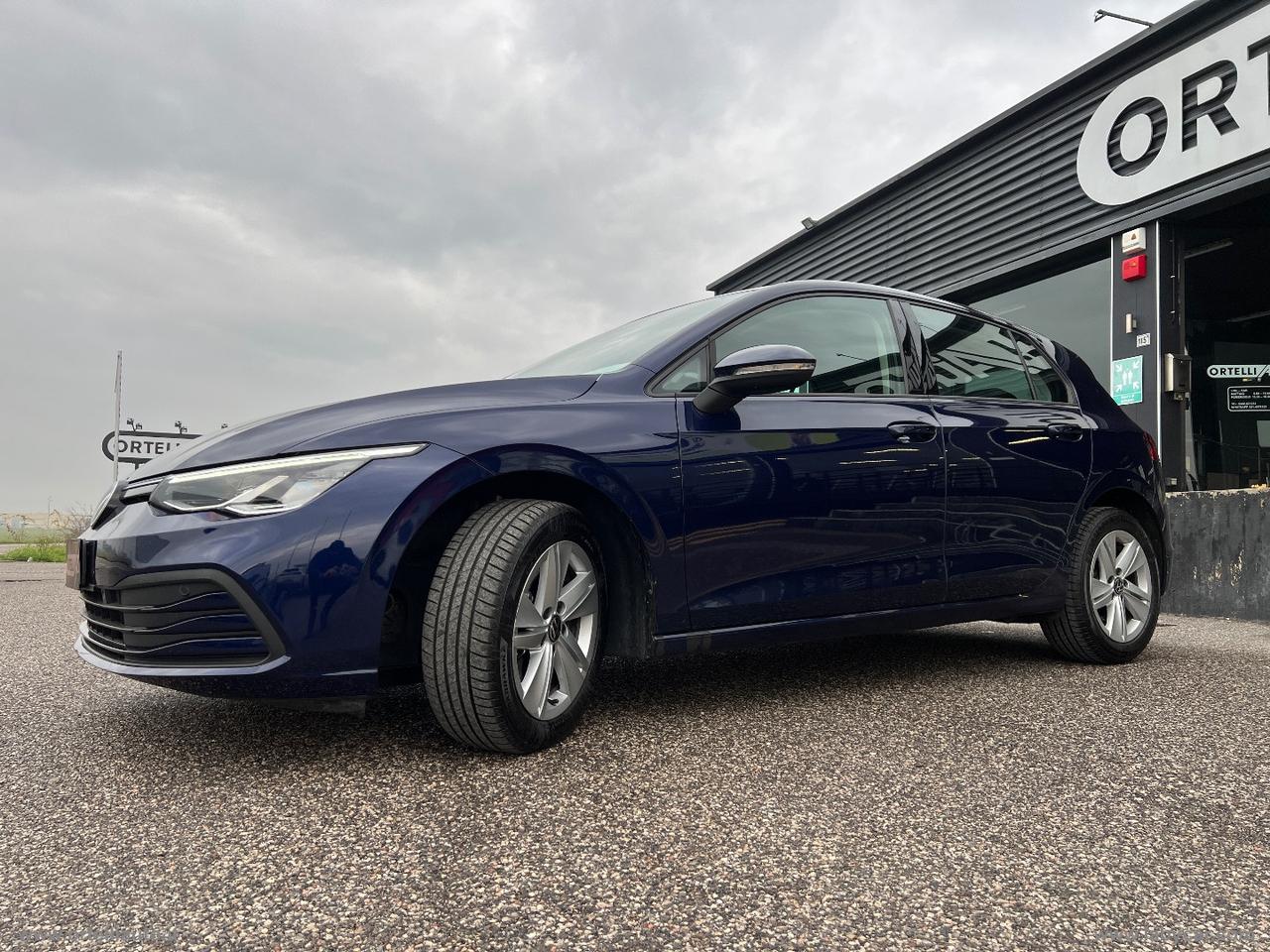 VOLKSWAGEN Golf 2.0 TDI DSG SCR Life IVA DEDUCIBILE