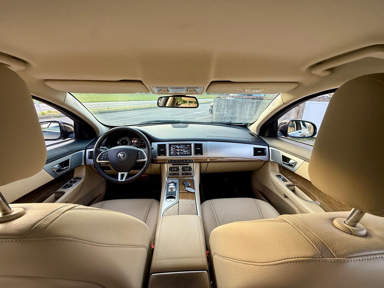 JAGUAR XF 3.0 D V6 240CV Portfolio - 2015