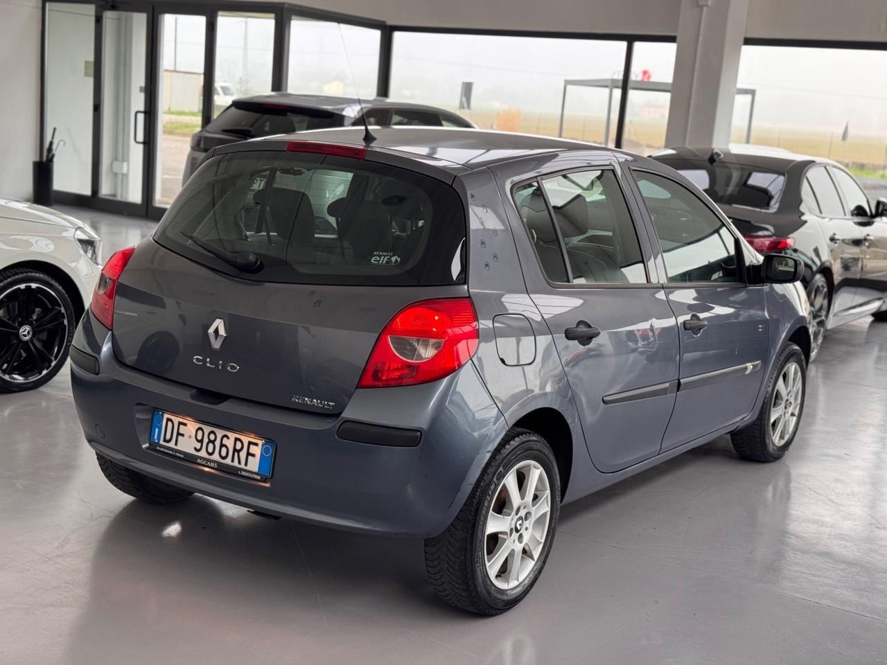 Renault Clio 1.2 16V 5 porte Luxe