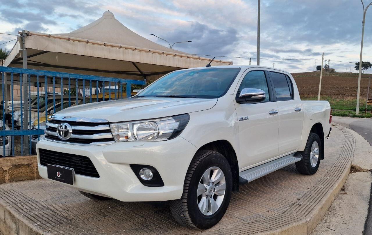 Toyota Hilux 2.4 D-4D 2WD 4 porte Double Cab Lounge
