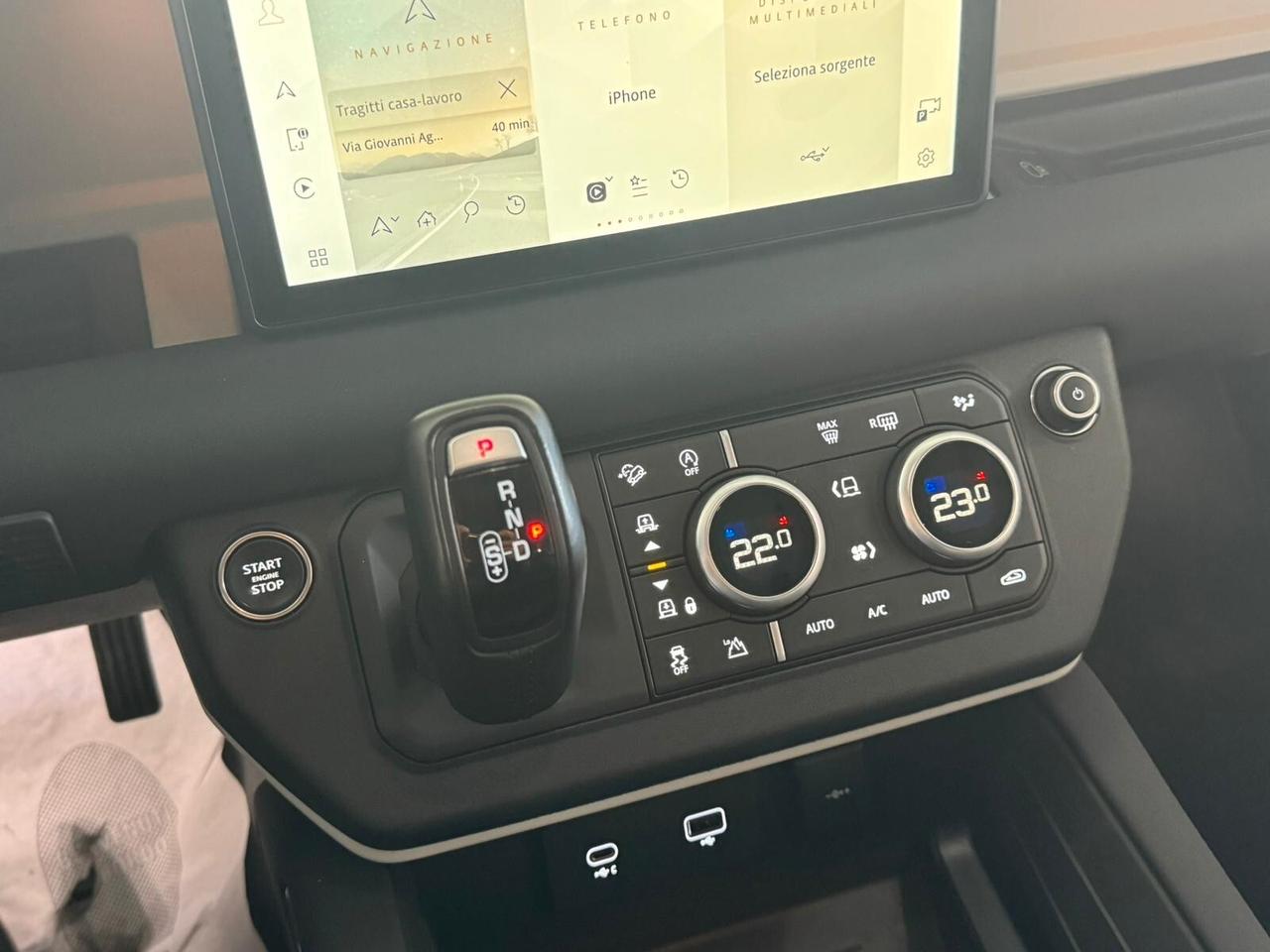 Land Rover Defender 110 3.0D I6 200 CV AWD Auto SE