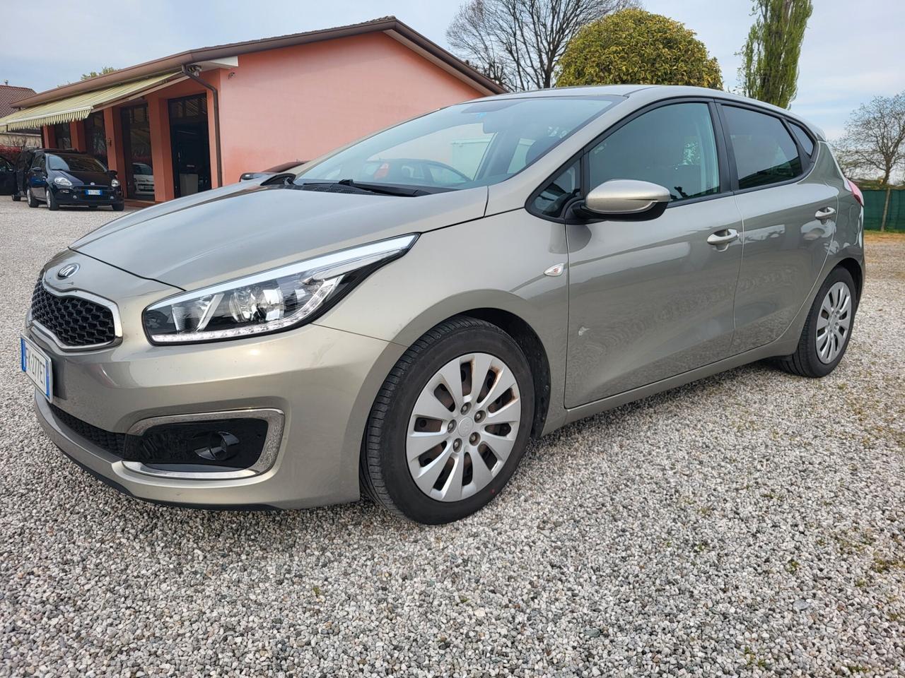 Kia Ceed cee'd 1.6 CRDi 110 CV 5 porte Active