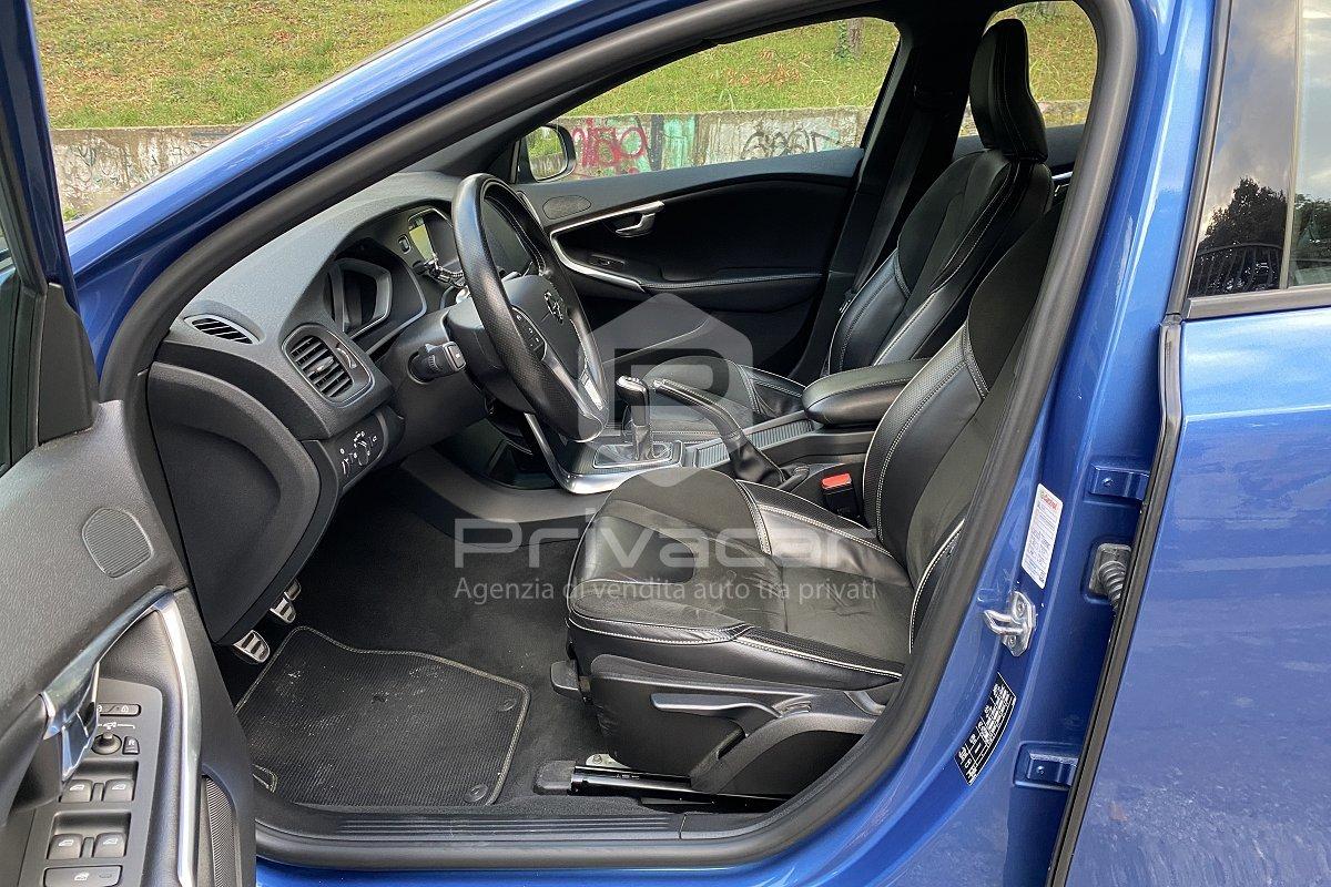 VOLVO V40 T4 R-design Kinetic