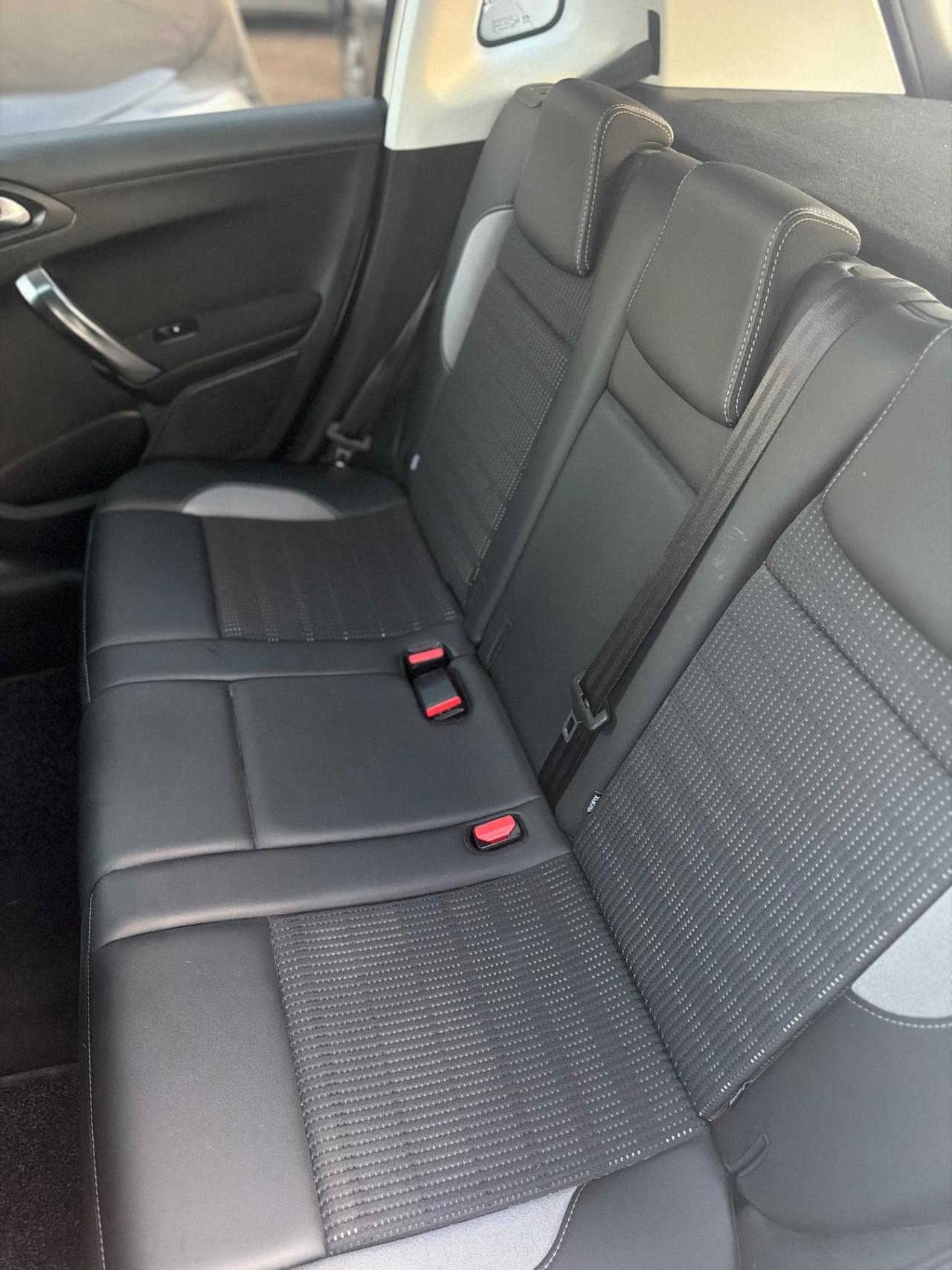 Peugeot 2008 1.6 DIESEL 120 CV - TETTO PANORAMICO