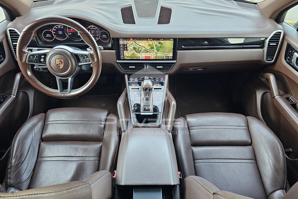 PORSCHE Cayenne 3.0 V6