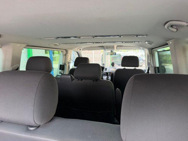 VOLKSWAGEN Caravelle 2.0 TDI DSG 140 CV 7 POSTI NAVIGATORE RETROCAMERA