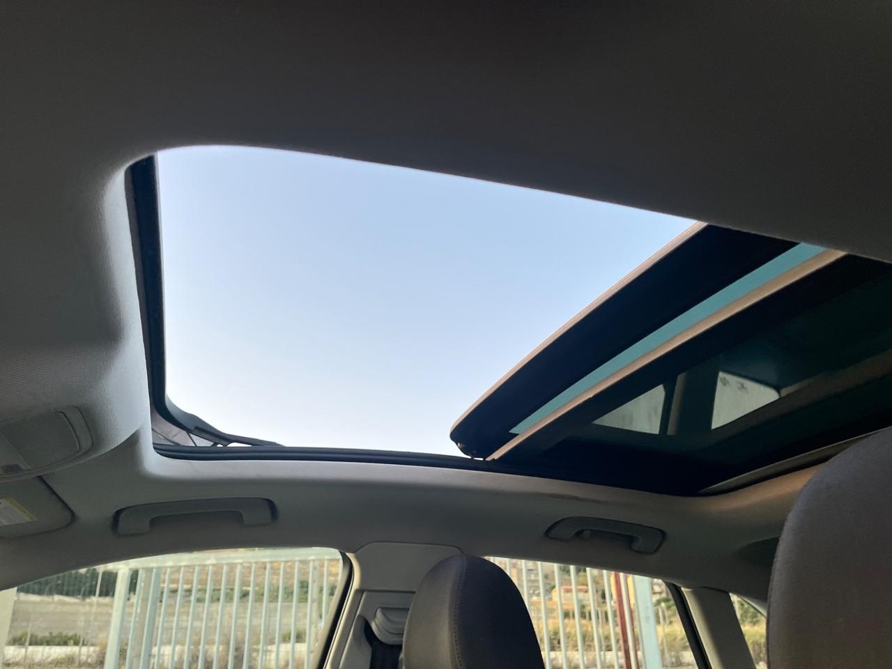 Audi Q3 2.0 TDI S-Line con navigatore uxno tetto apribile
