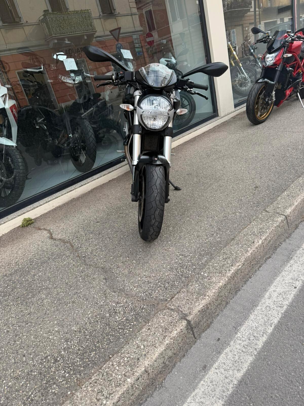 DUCATI MONSTER 696 NERO OPACO 04/2009 km 27000