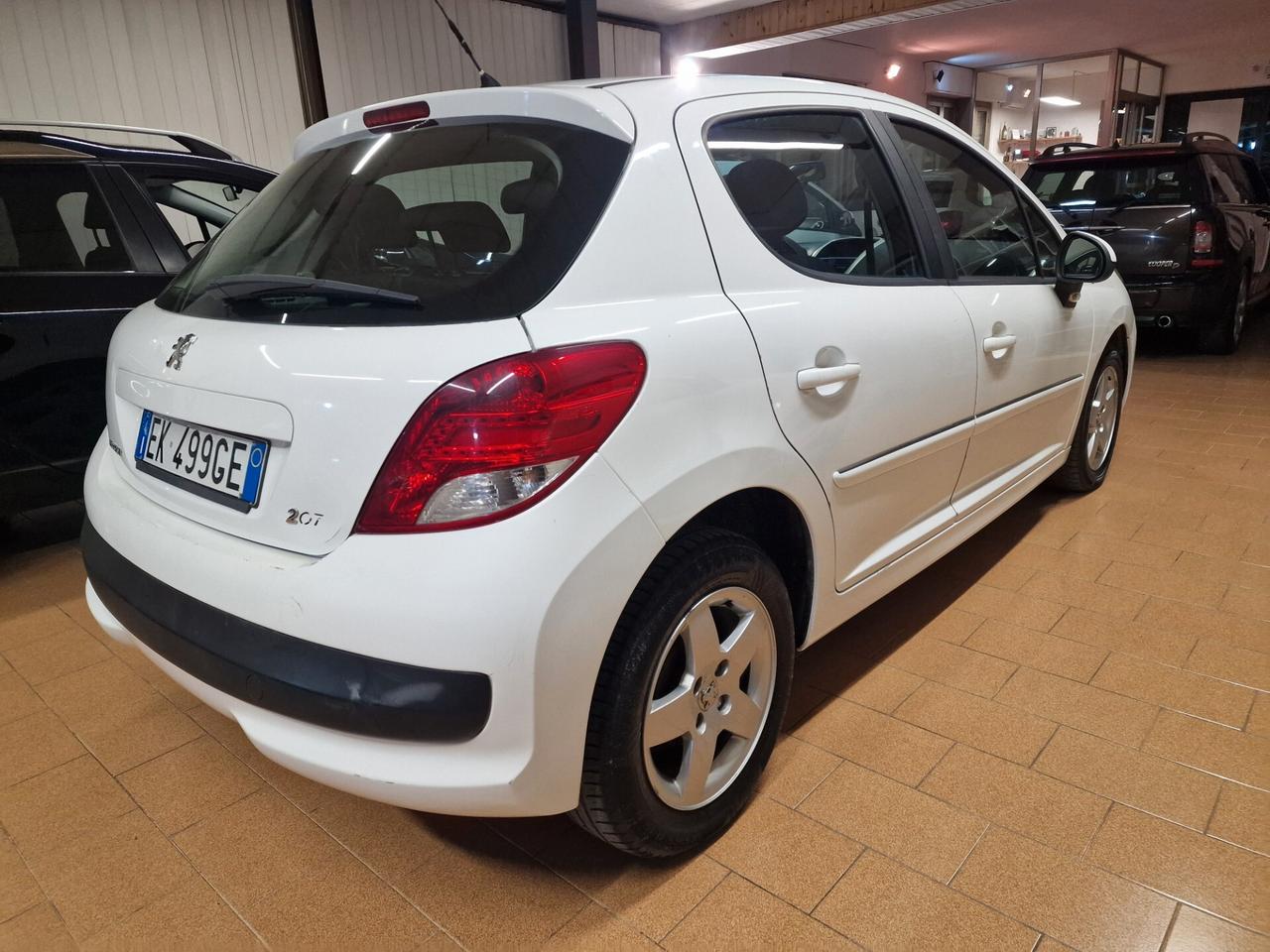 Peugeot 207 1.4 HDi 70CV 5p, 151 mila chilometri ok neopatentati