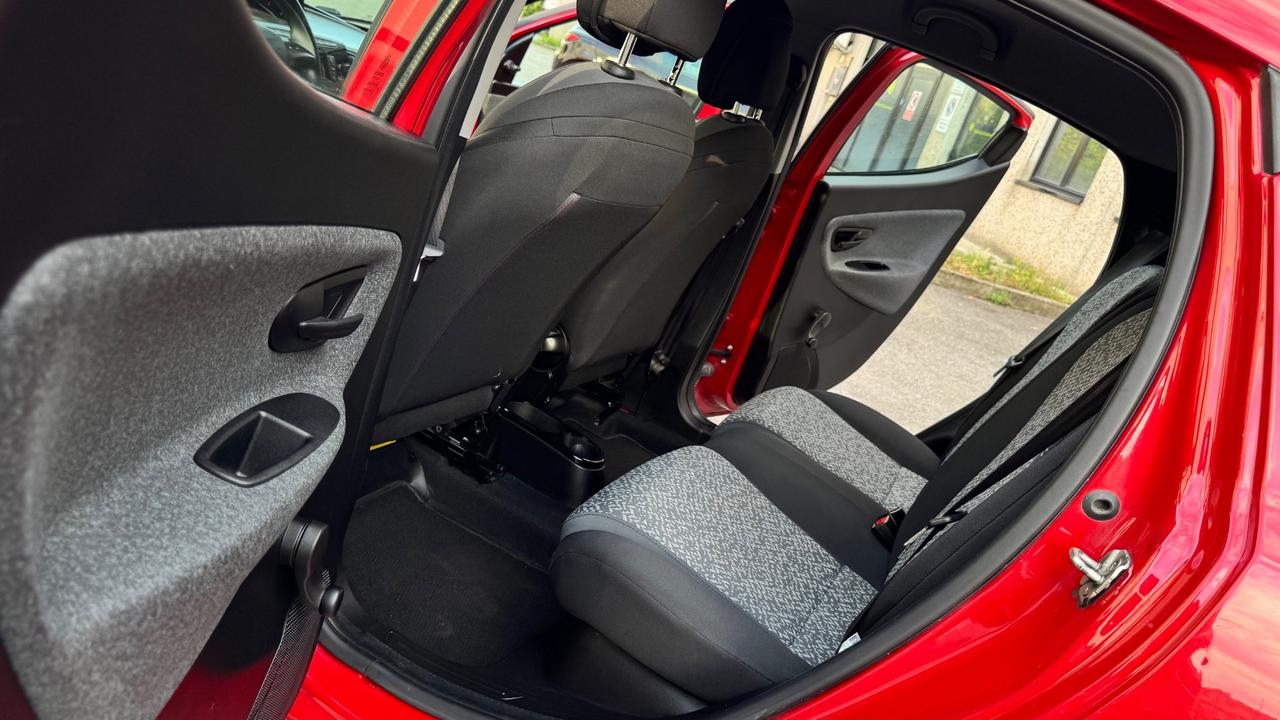 Lancia Ypsilon 1.0 FireFly 5 porte S&S Hybrid Ecochic Silver