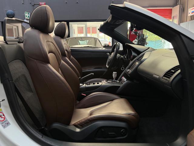 AUDI R8 Spyder 4.2 V8 FSI quattro R tronic