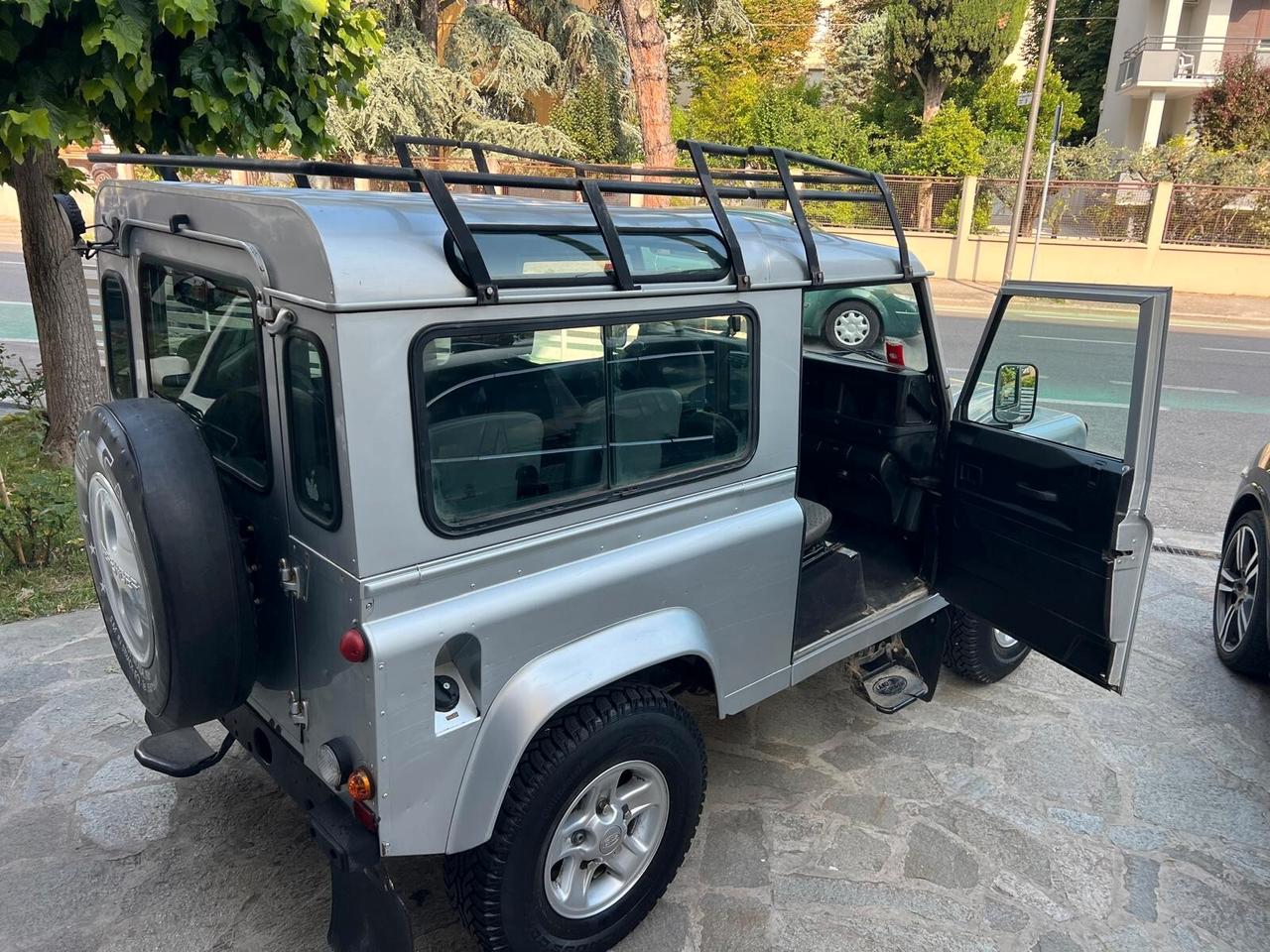 LAND ROVER DEFENDER 90 2.5 Td5 SW SE 6 posti