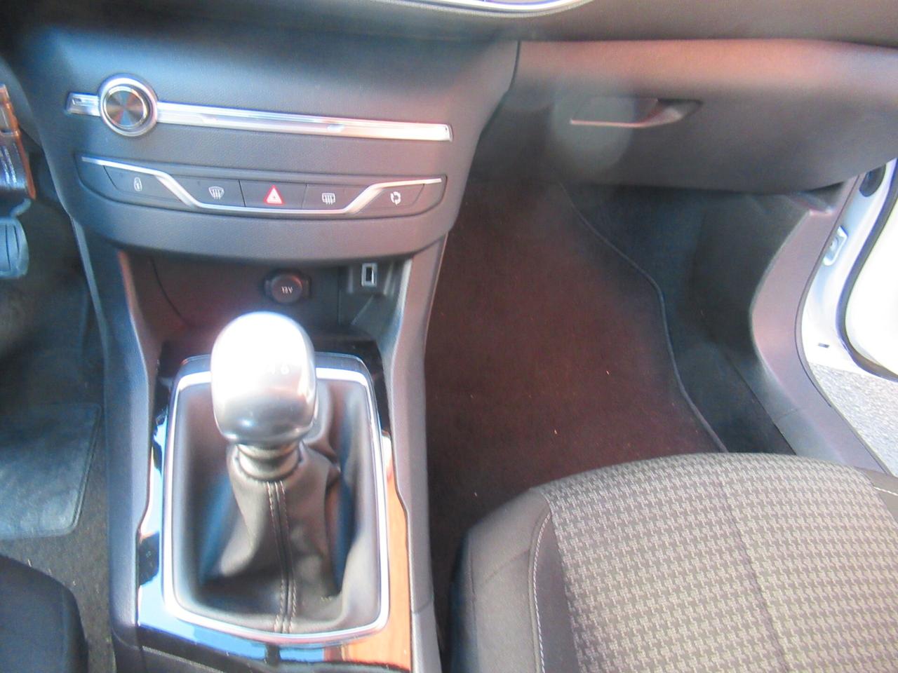 Peugeot 308 BlueHDi 130 S&S Allure