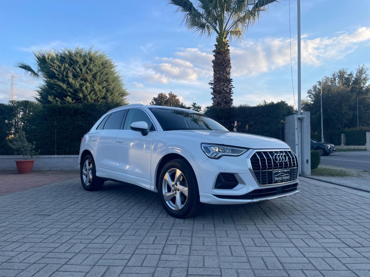 Audi Q3 35 TDI S tronic Business Advanced
