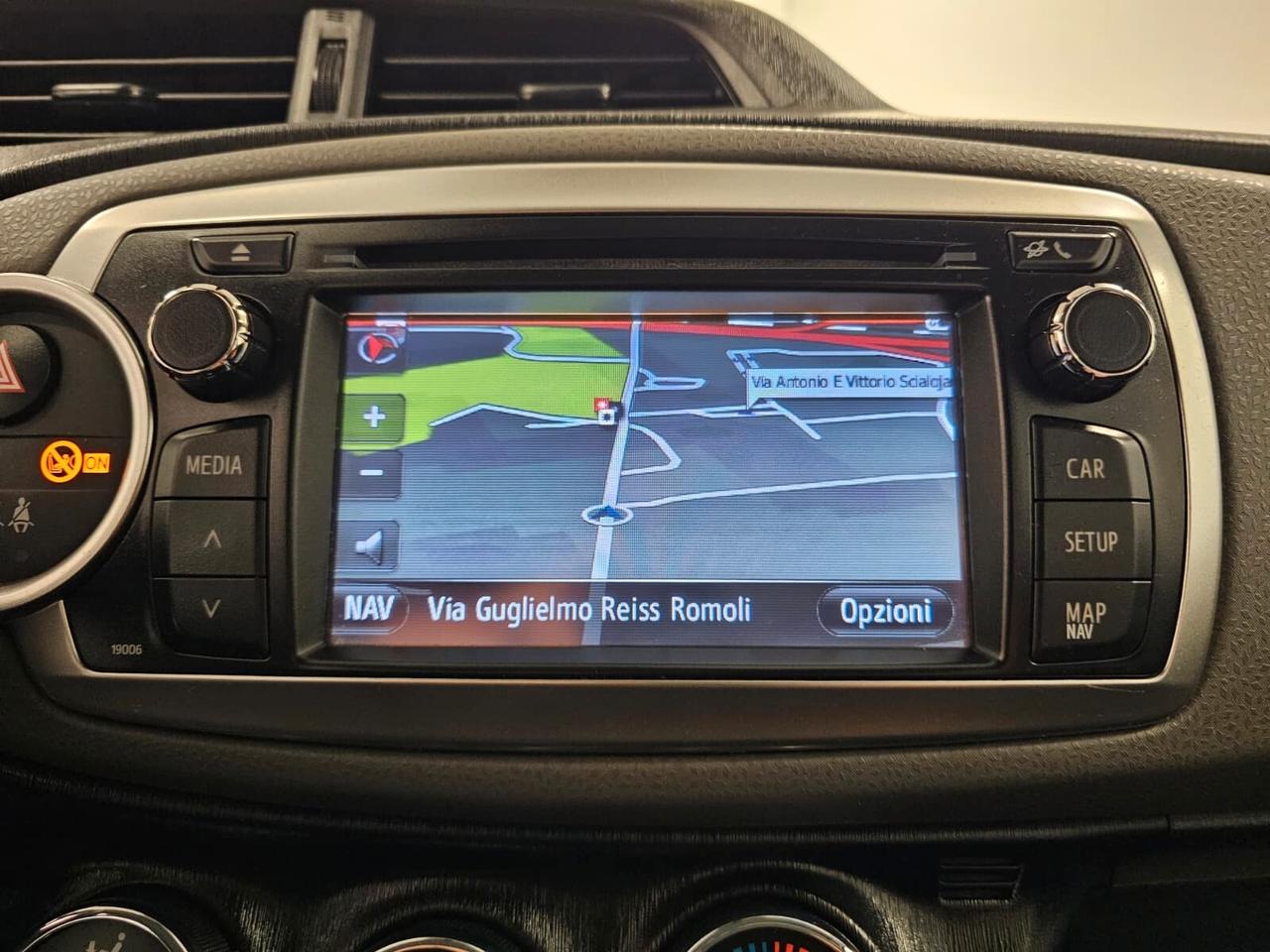 Toyota Yaris 1.0 5 porte Active - NeoPatentati