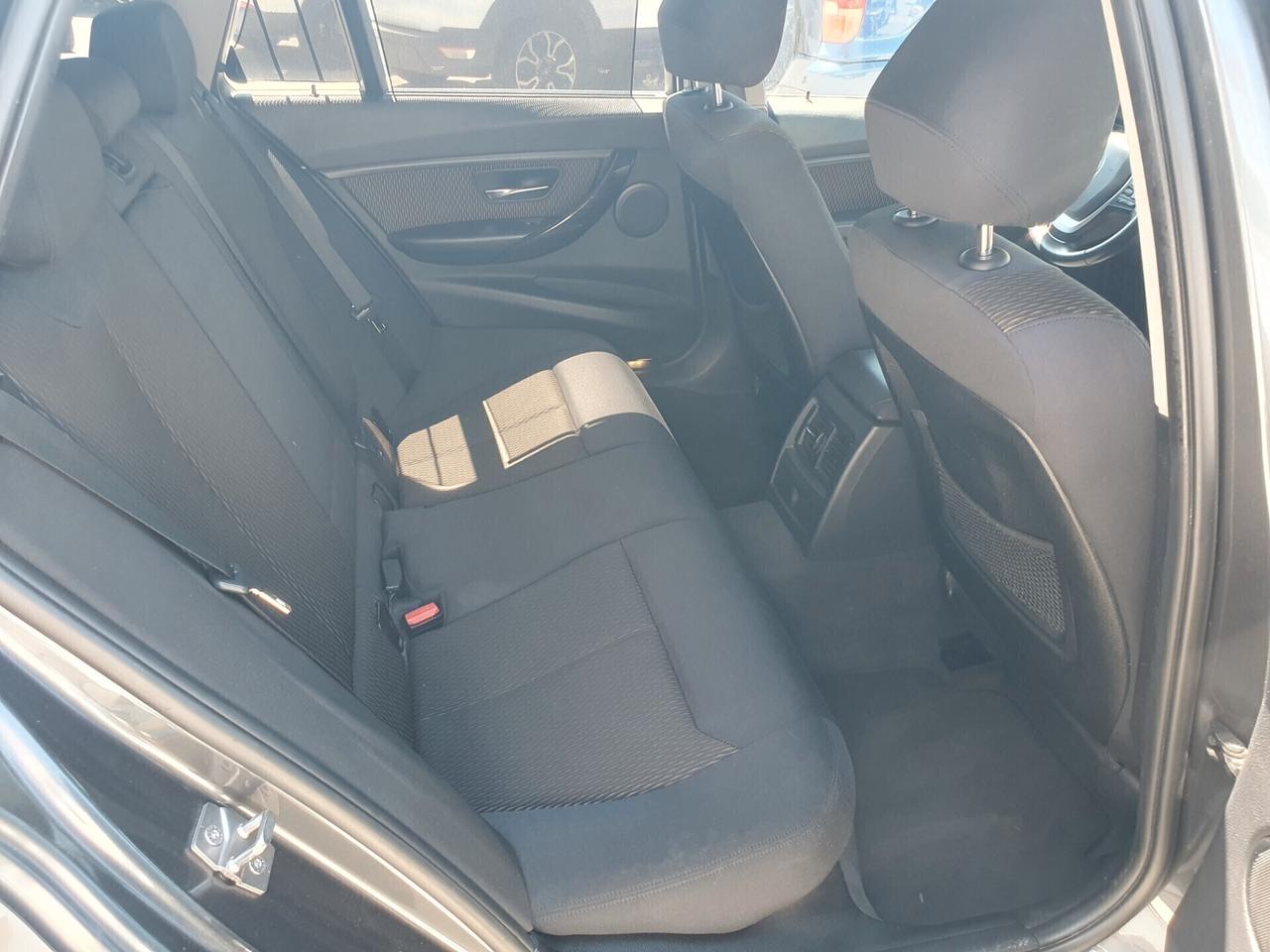 Bmw 318d 143cv touring Luxury Neop 2013