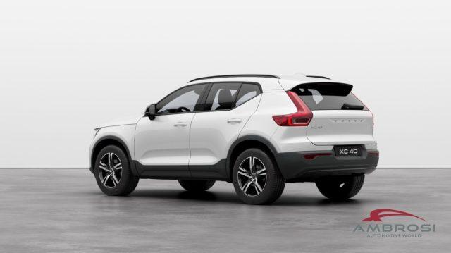 VOLVO XC40 B3 Mild hybrid Benzina Plus Dark