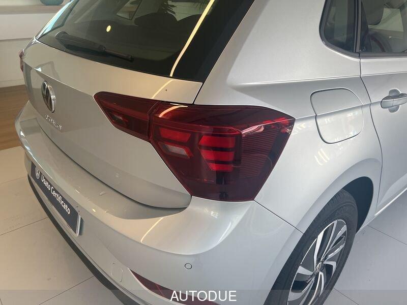 Volkswagen Polo VI 2022 1.0 tsi Life 95cv dsg