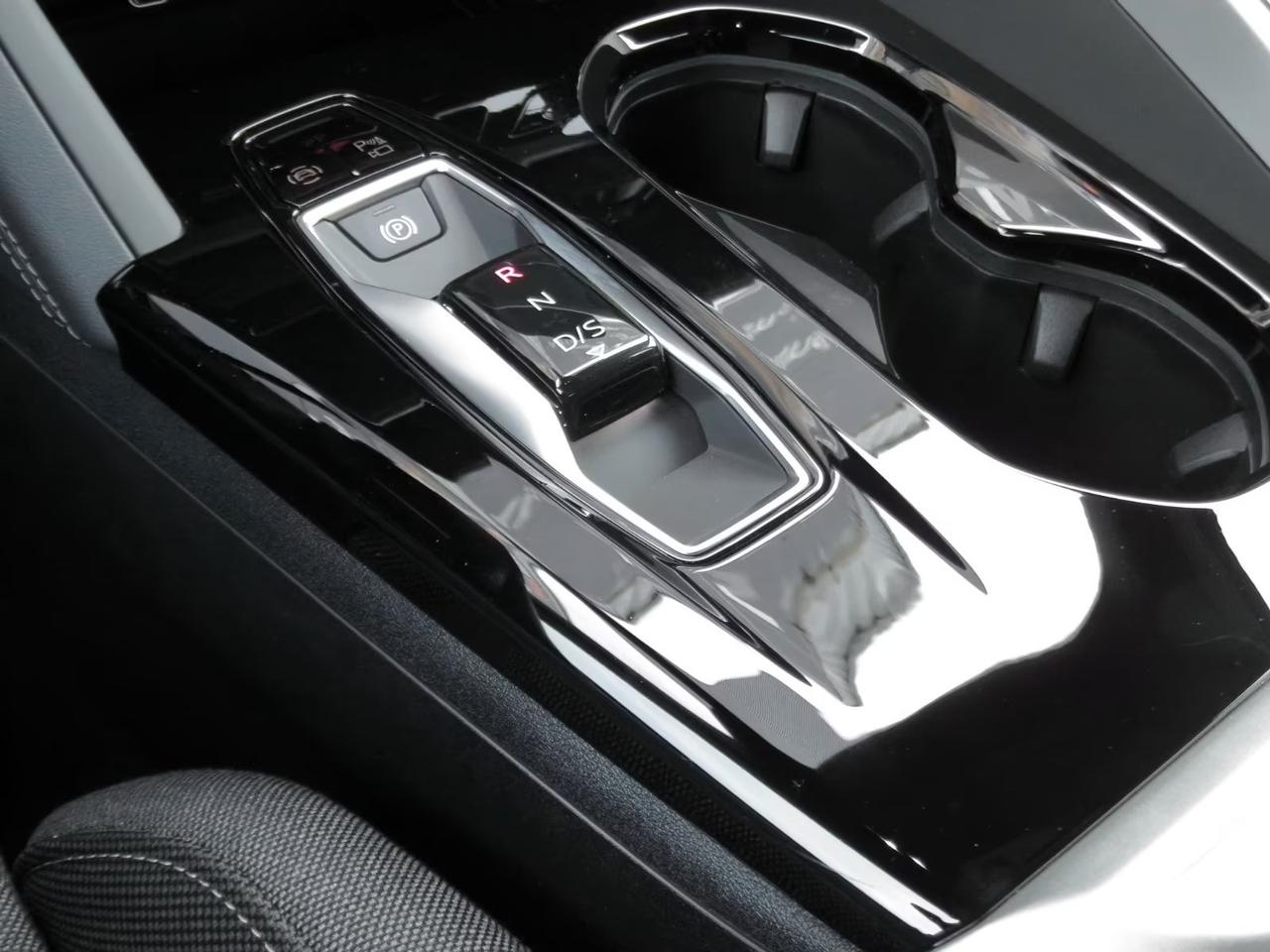 Audi Q5 2.0 tdi S line possibilità noleggio no scoring