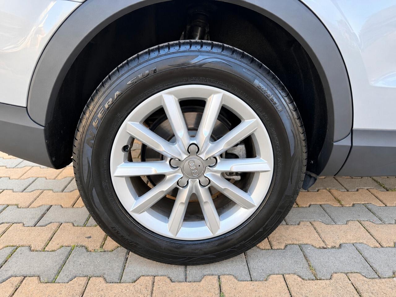 Audi Q3 2.0 TDI 120 CV Business