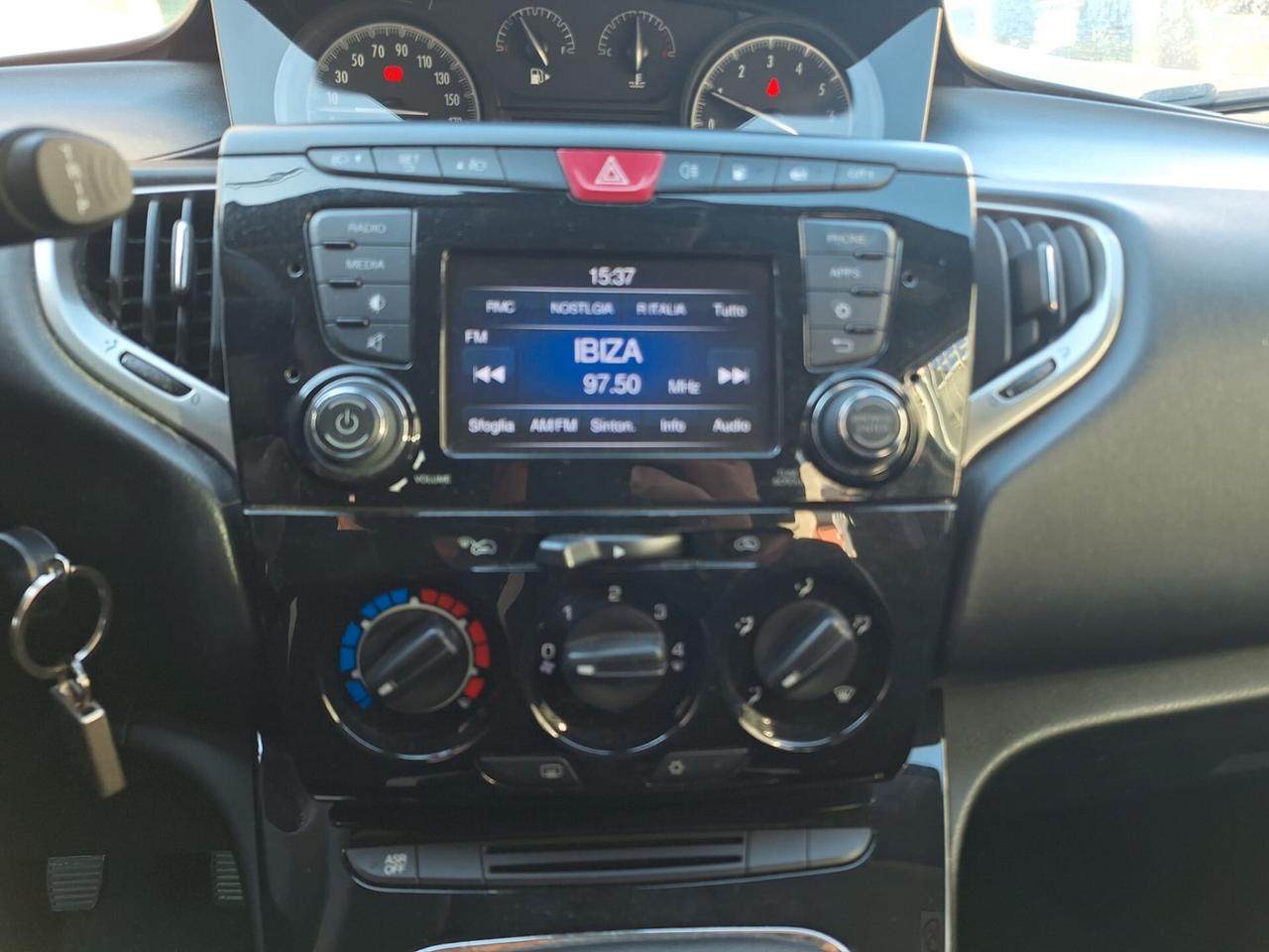 Lancia Ypsilon 1.2 69 CV 5 porte GPL Ecochic Silver