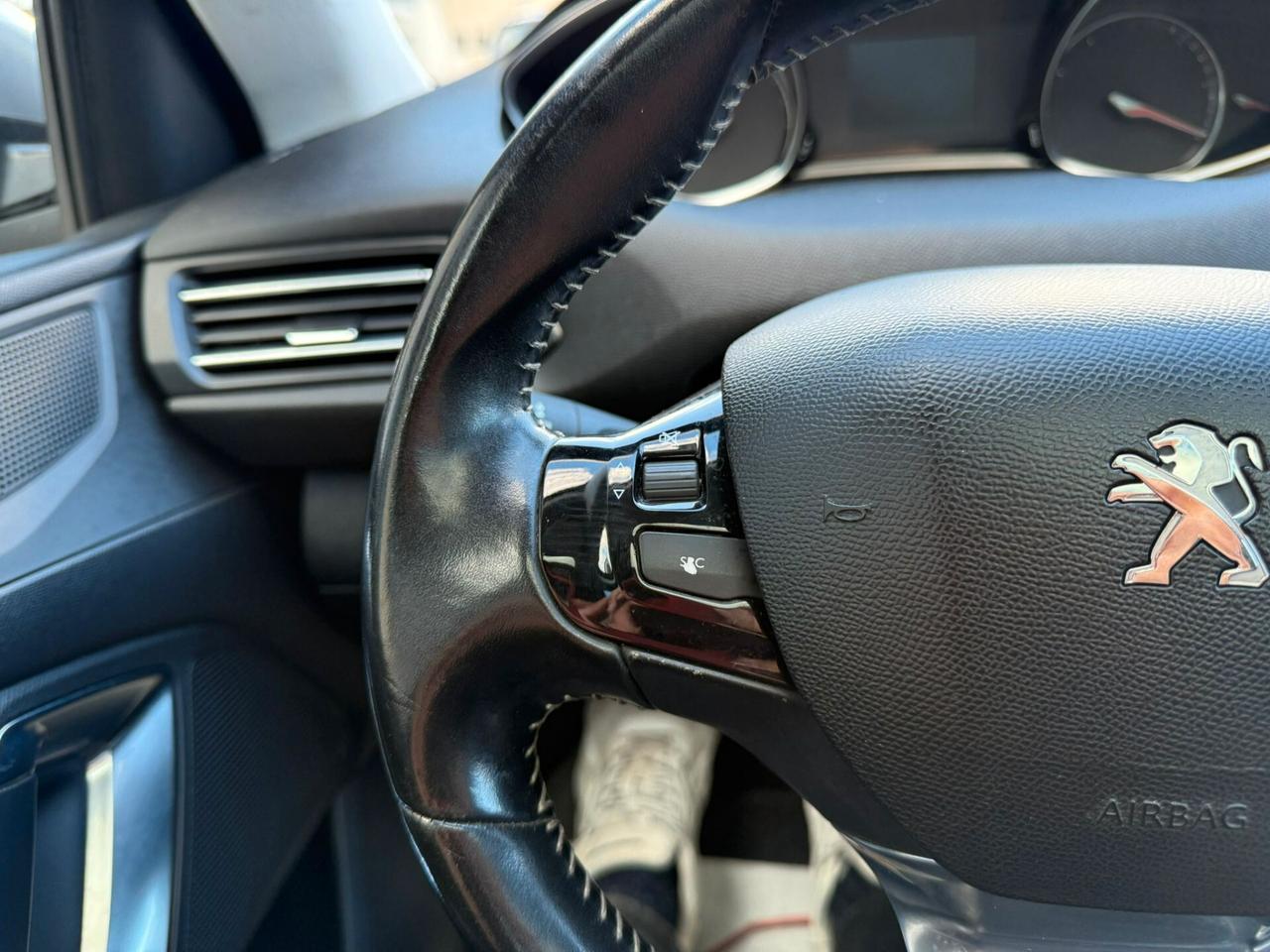 Peugeot 308 BlueHDi 150 S&S SW Allure