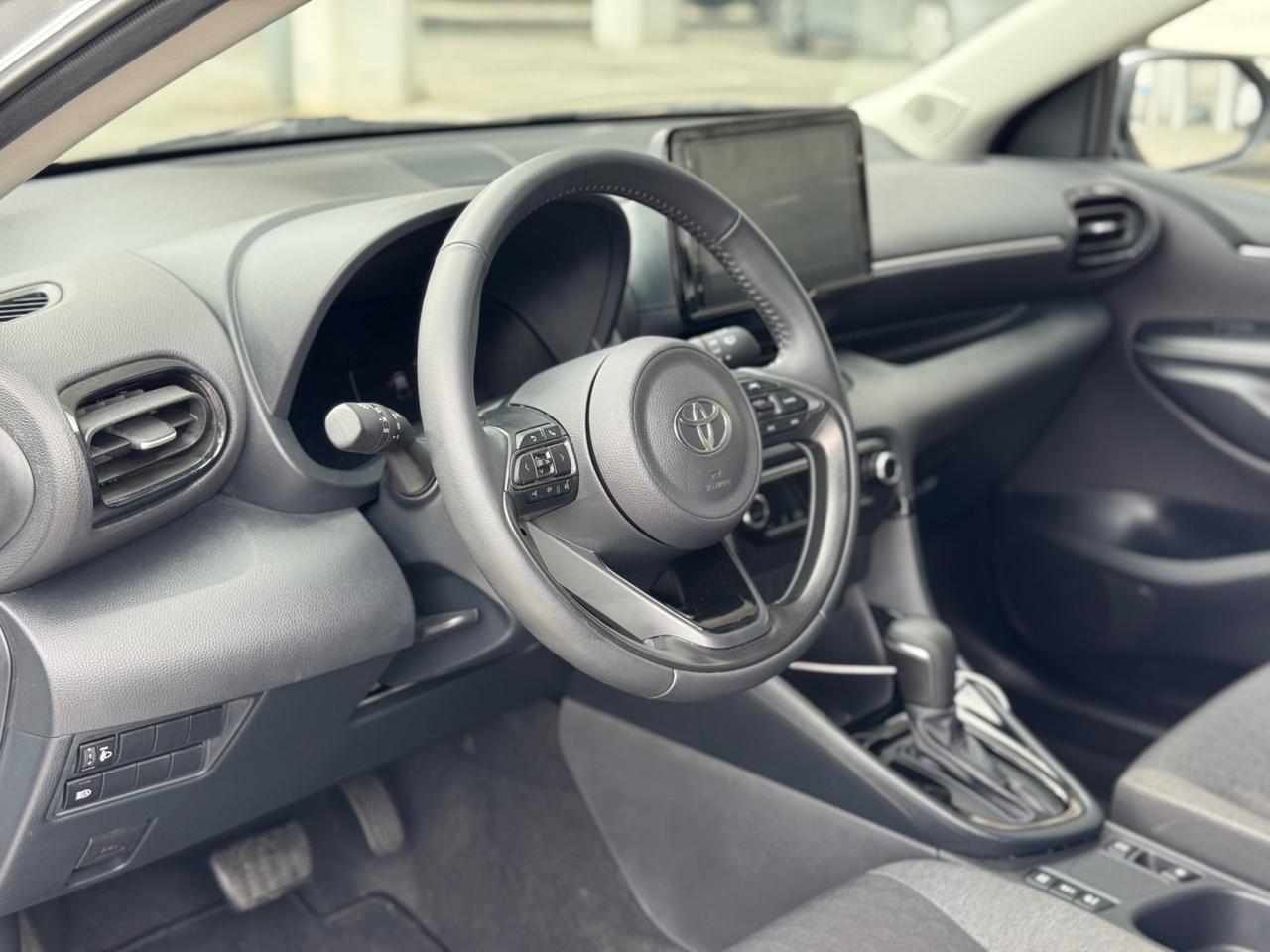 TOYOTA YARID HYBRID SOLI 4286 KM PRONTA CONSEGNA