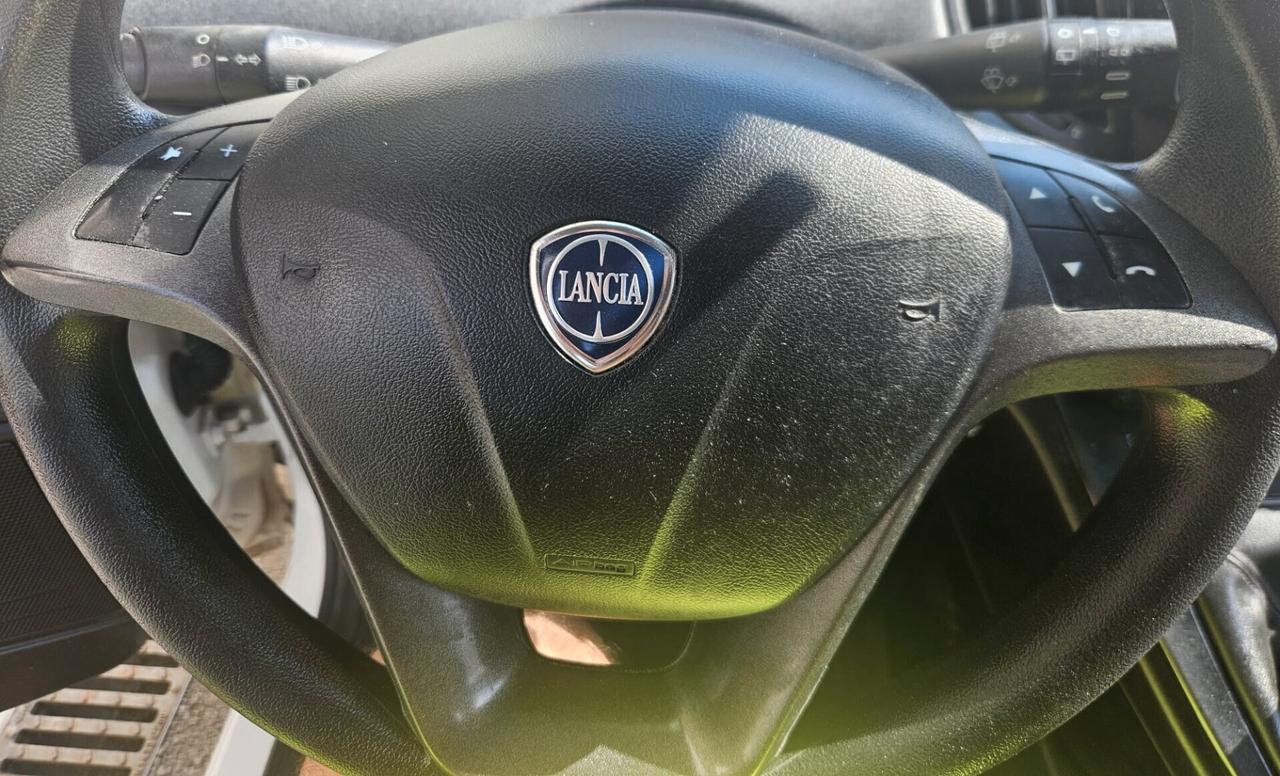 Lancia Ypsilon 1.2 69 CV 5 porte GPL Ecochic Gold