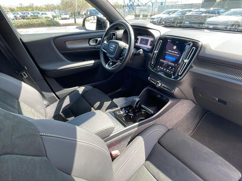 Volvo XC40 B3 automatico Ultra Black Edition
